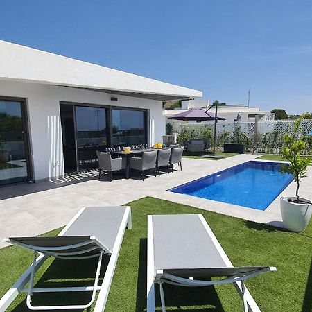Pool & Snooker Villa フィネストラット エクステリア 写真