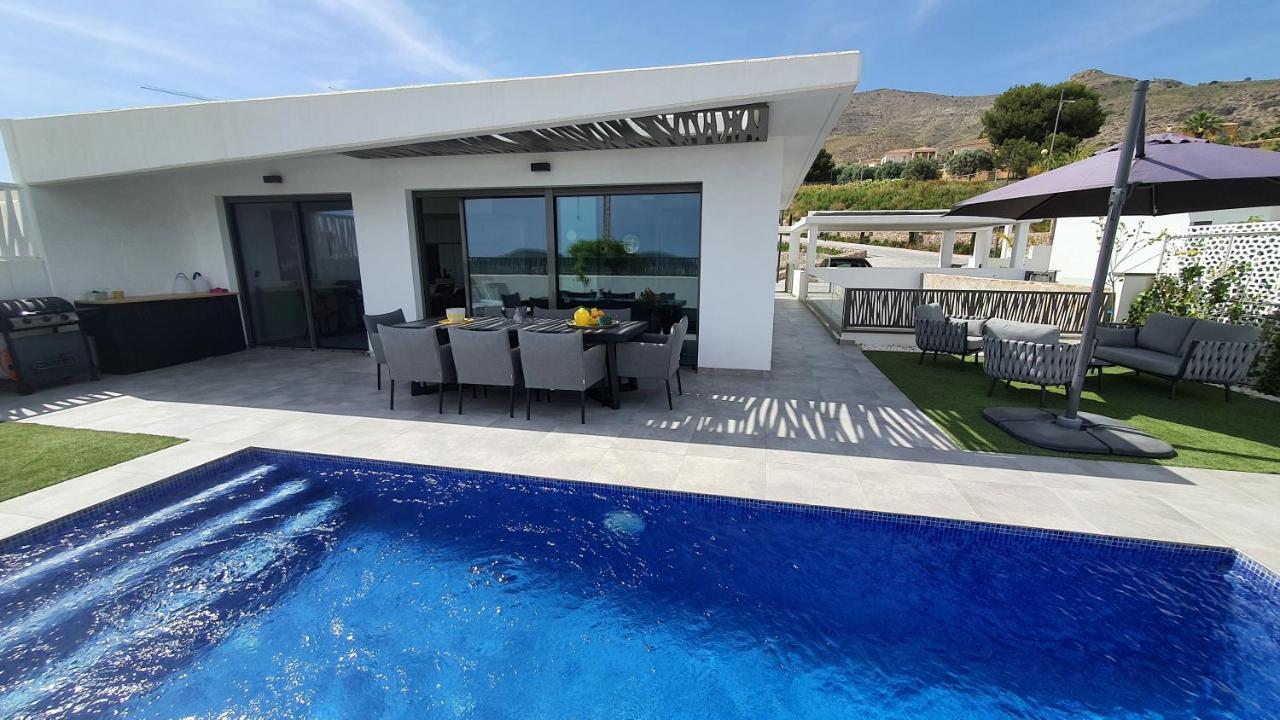 Pool & Snooker Villa フィネストラット エクステリア 写真