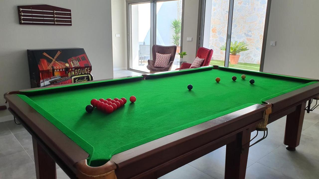 Pool & Snooker Villa フィネストラット エクステリア 写真